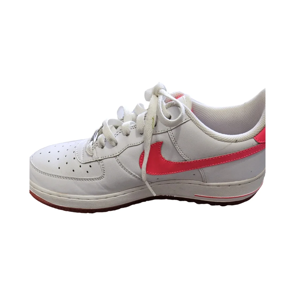 Preloved Nike Air White and Pink Sneakers Size 8